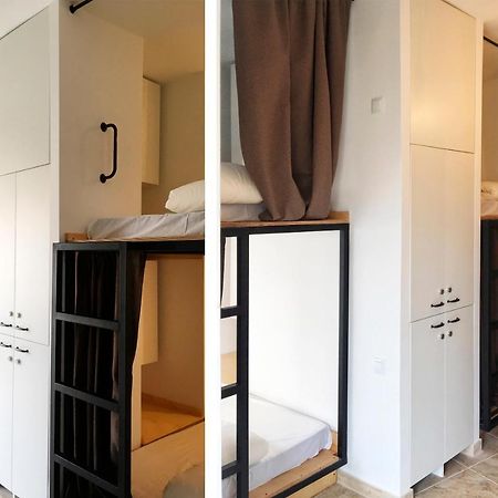 Hostel Numero Trece - Free Towels, Coffee & Tea, Remote Check-In (Adults Only) Аликанте Екстериор снимка