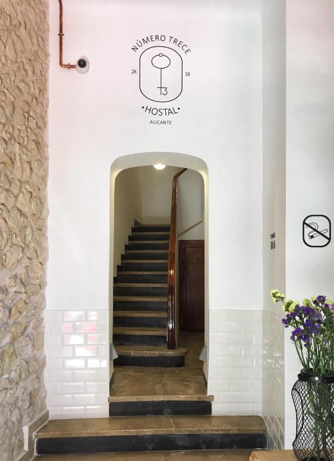 Hostel Numero Trece - Free Towels, Coffee & Tea, Remote Check-In (Adults Only) Аликанте Екстериор снимка
