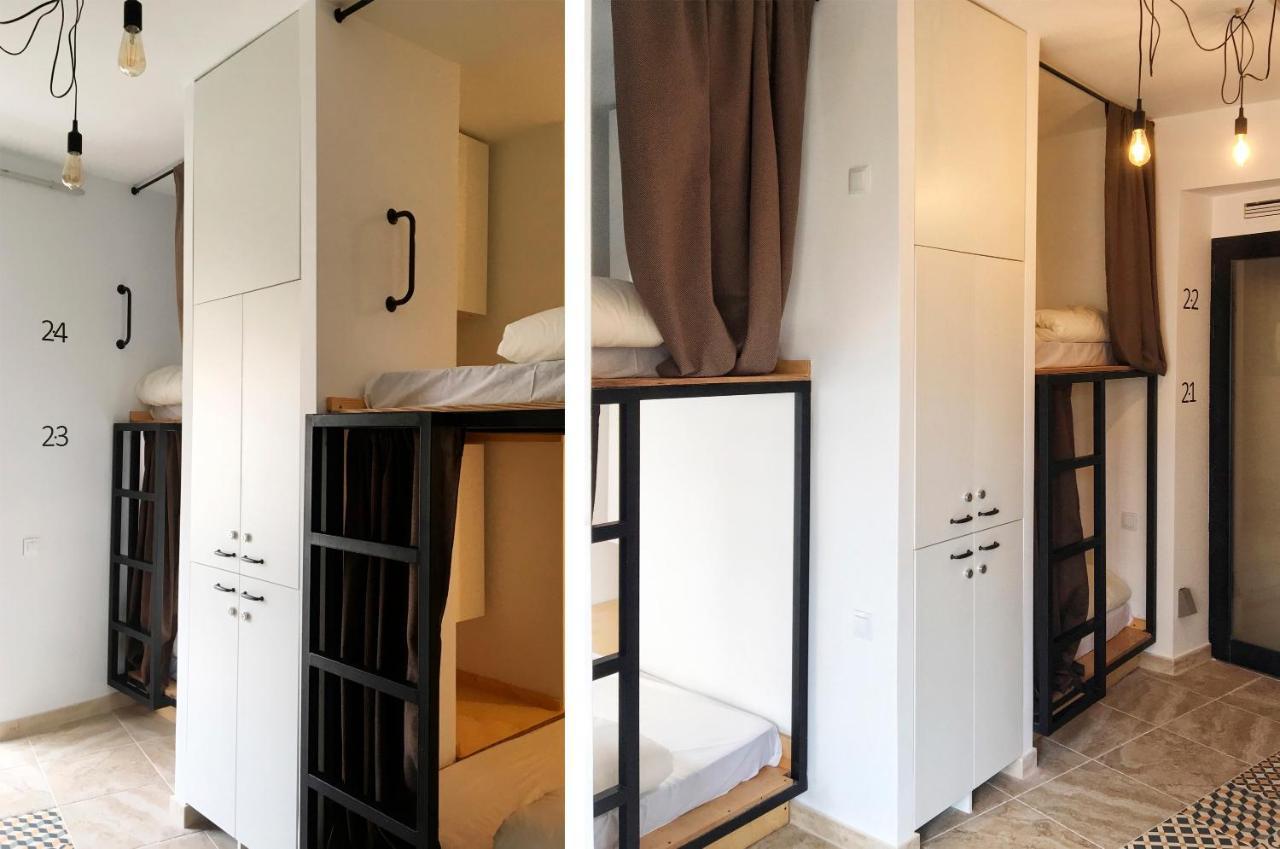 Hostel Numero Trece - Free Towels, Coffee & Tea, Remote Check-In (Adults Only) Аликанте Екстериор снимка