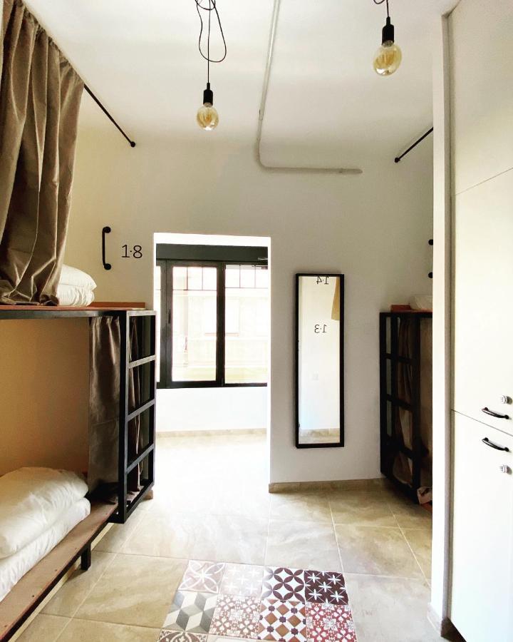 Hostel Numero Trece - Free Towels, Coffee & Tea, Remote Check-In (Adults Only) Аликанте Екстериор снимка