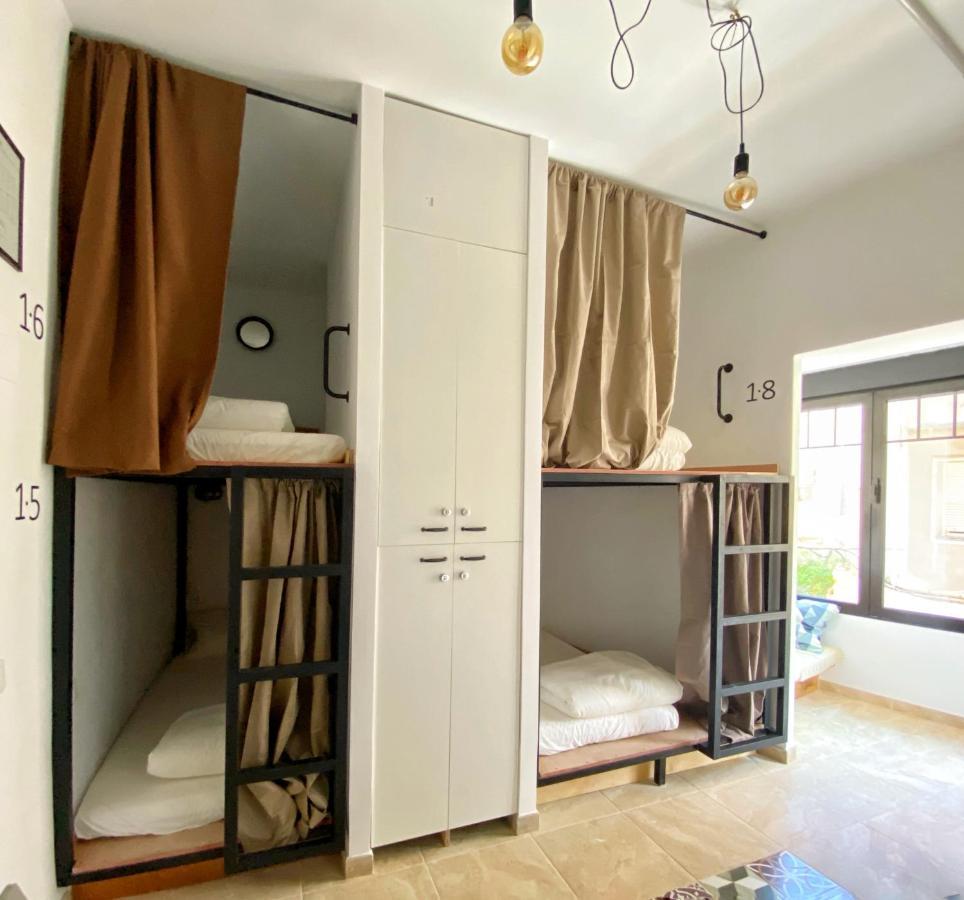 Hostel Numero Trece - Free Towels, Coffee & Tea, Remote Check-In (Adults Only) Аликанте Екстериор снимка