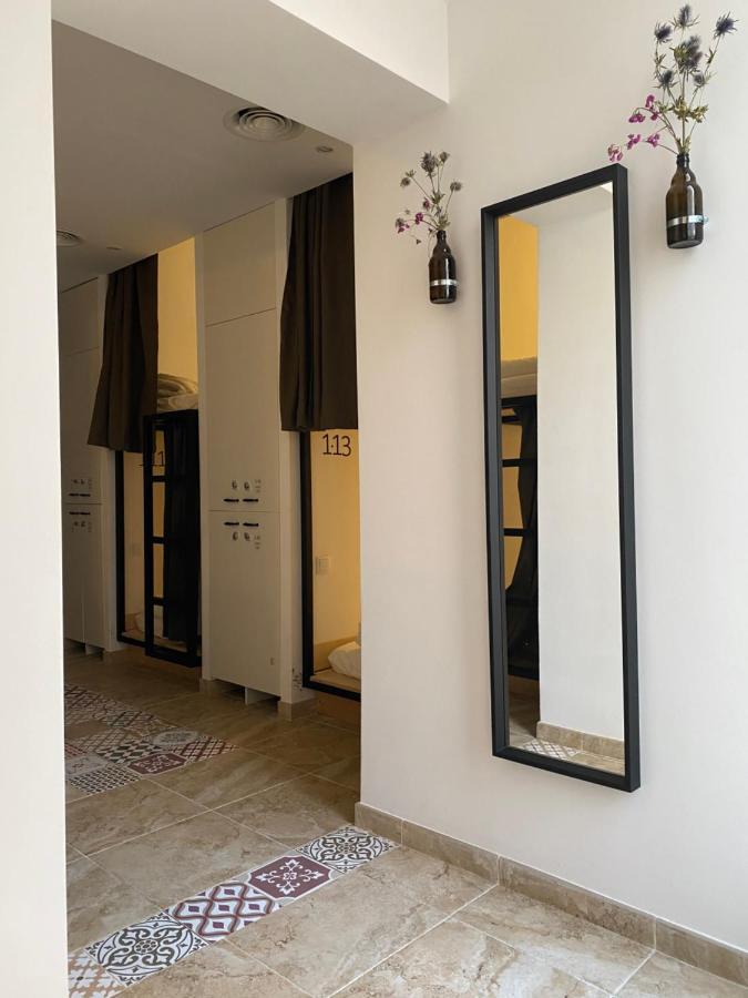 Hostel Numero Trece - Free Towels, Coffee & Tea, Remote Check-In (Adults Only) Аликанте Екстериор снимка